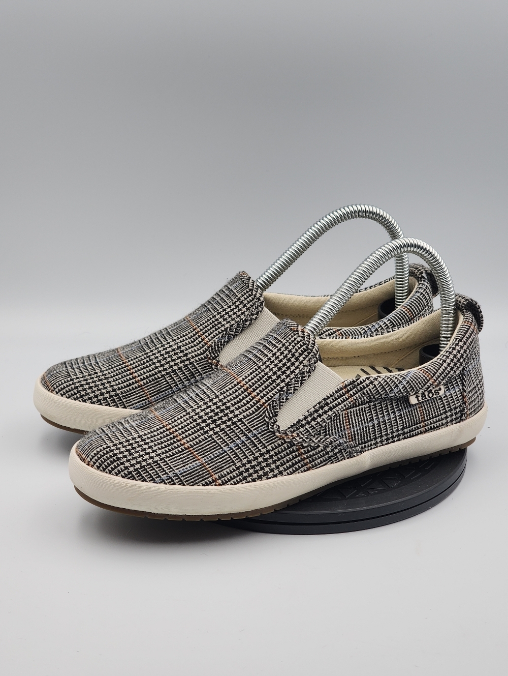 TAOS Dandy Plaid Canvas Slip-On Casual Sneaker Size 7